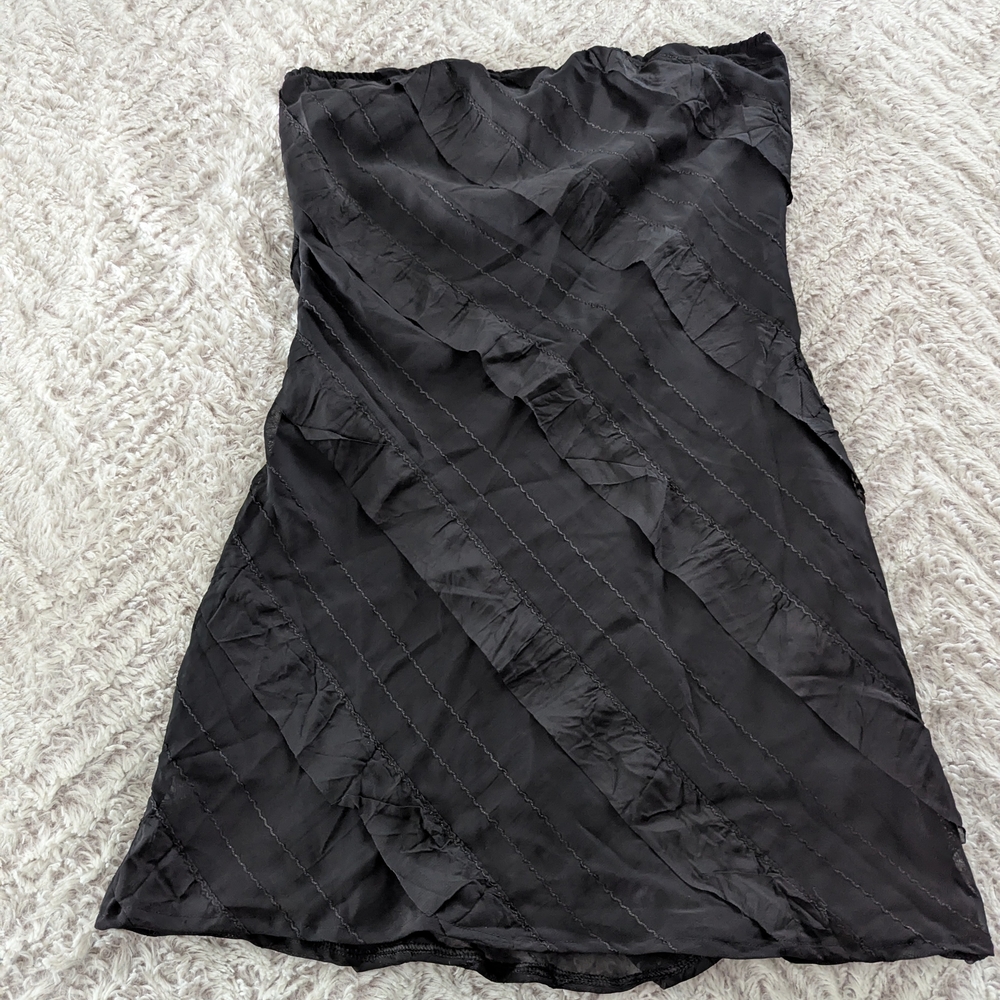 NWOT Ruffled Strapless Mini Dress